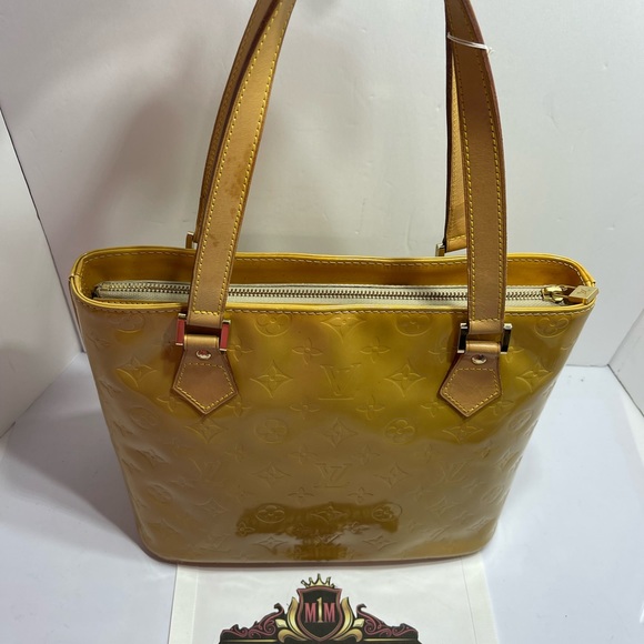Louis Vuitton Houston in Vernis Yellow comes with dust bag. - Picture 9 of 11